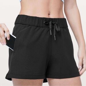 Lululemon On the Fly Woven Black Shorts Sz 10